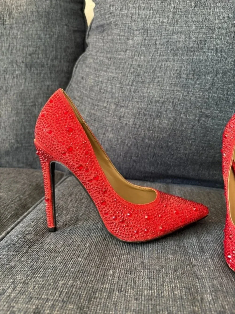 Red stiletto heels 5.5